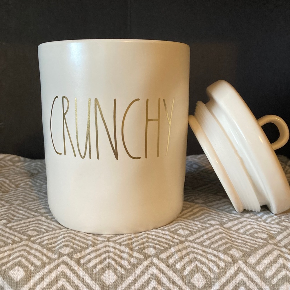 Rae Dunn CRUNCHY loop lid canister
